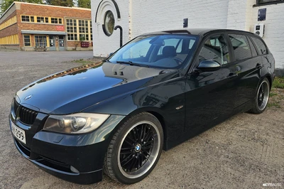 BMW 325 2005, photo 2/10