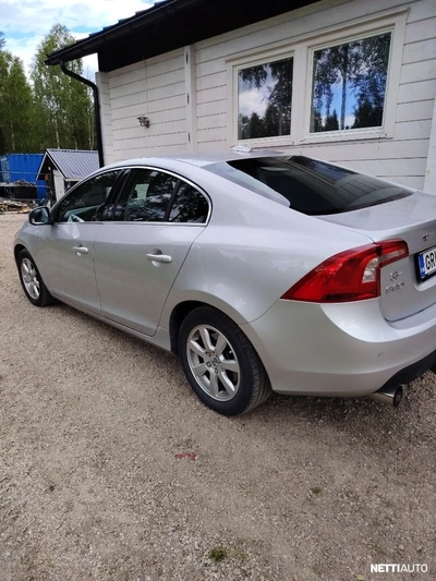 Volvo S60 2011, photo 2/14