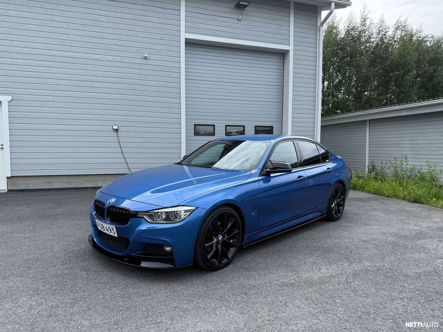 BMW 330