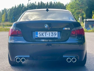 BMW M5 2006, photo 4/30