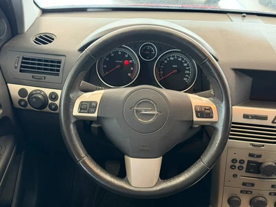 Opel Astra 2007, photo 7/10