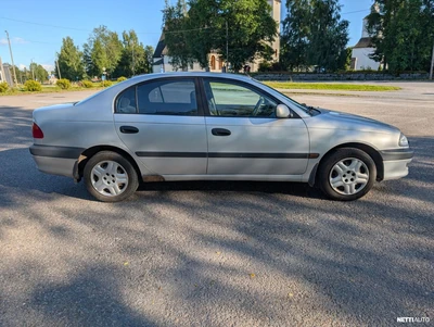 Toyota Avensis 2000, photo 4/16