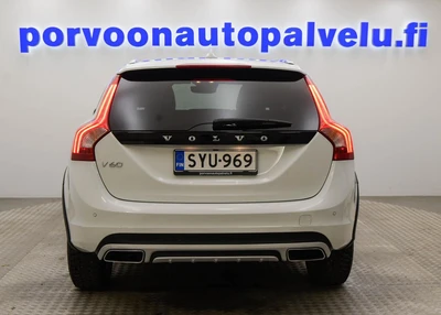 Volvo V60 Cross Country 2016, photo 3/10