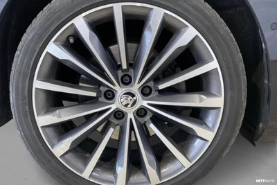 Skoda Superb 2022, kuva 7/8