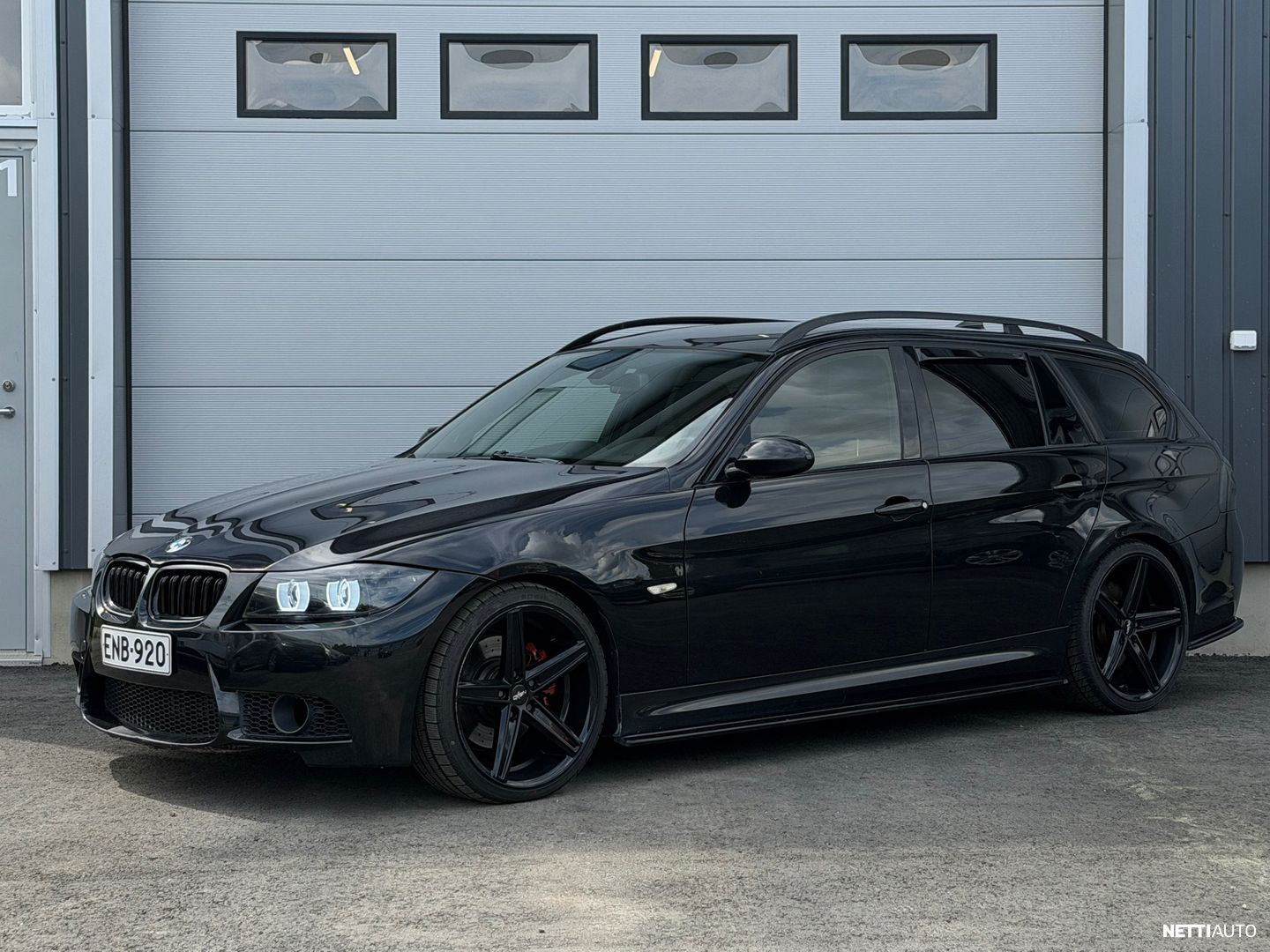 BMW 330