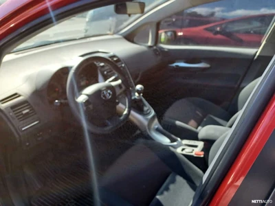 Toyota Auris 2012, kuva 2/2