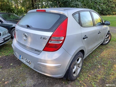 Hyundai i30 2007, photo 2/4