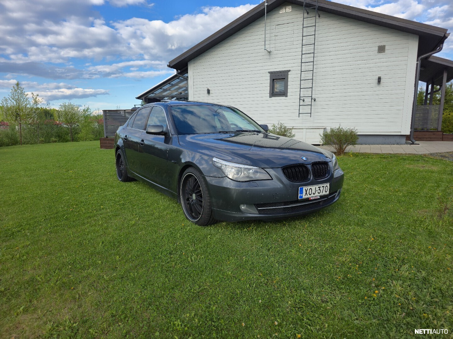 BMW 525