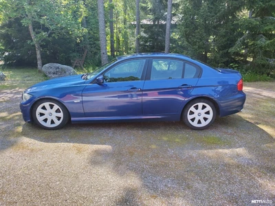 BMW 318 2009, photo 2/6