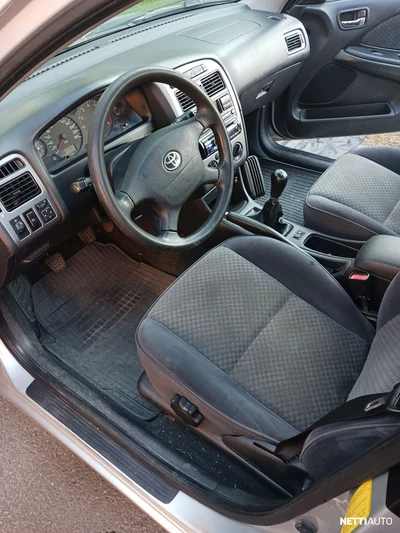 Toyota Avensis 2002, kuva 5/10