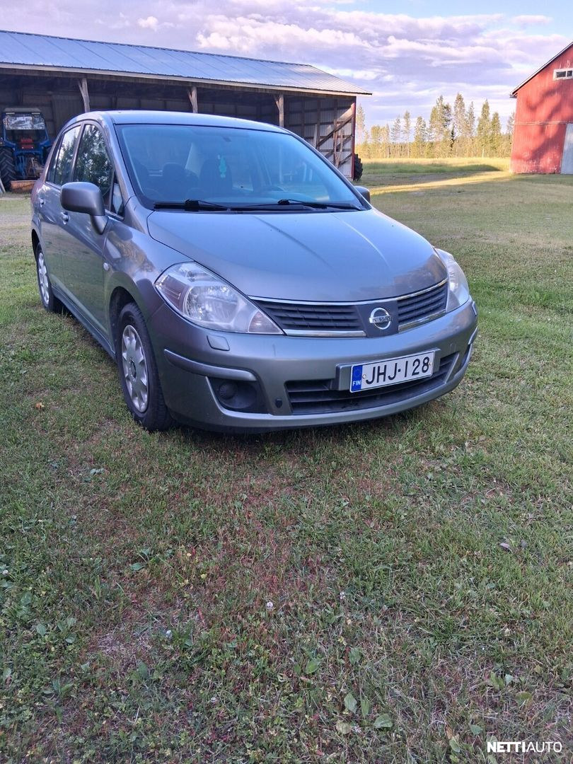 Nissan Tiida