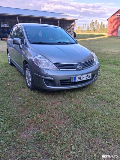 Nissan Tiida 1.6 sedan 2007, photo 1/8