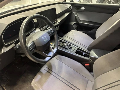Seat Leon Sportstourer 2021, photo 6/8