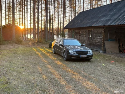 Mercedes-Benz E 320T CDI 2007, kuva 1/2