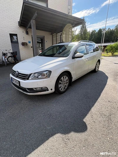 Volkswagen Passat 2012, kuva 1/15