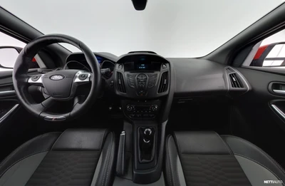 Ford Focus 2,0 EcoBoost 250 HV M6 ST 2014, photo 5/29