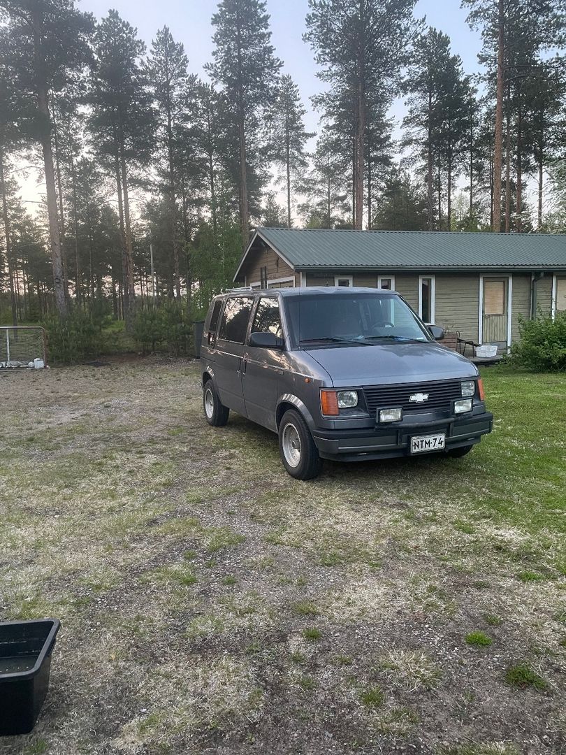 Chevrolet Astro