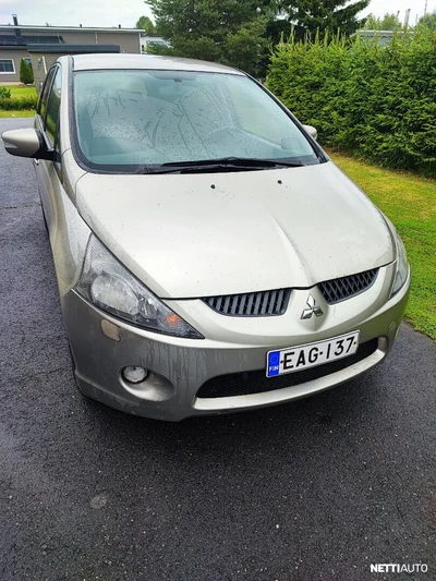 Mitsubishi Grandis 2007, photo 3/10