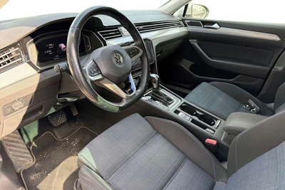 Volkswagen Passat 2020, photo 3/4