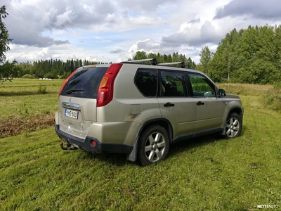 Nissan X-Trail 2,0 dCi 110kW SE 6MT 4x4 2007, kuva 4/12