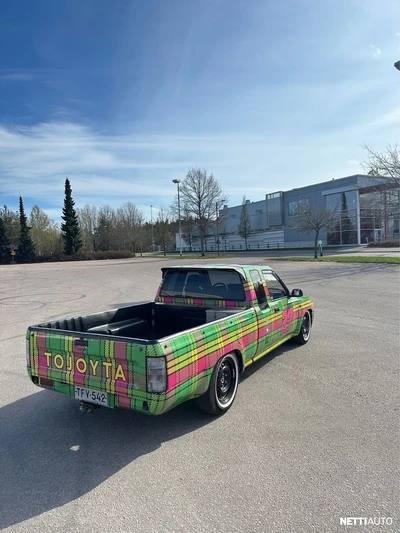 Toyota Hilux 1992, photo 3/5
