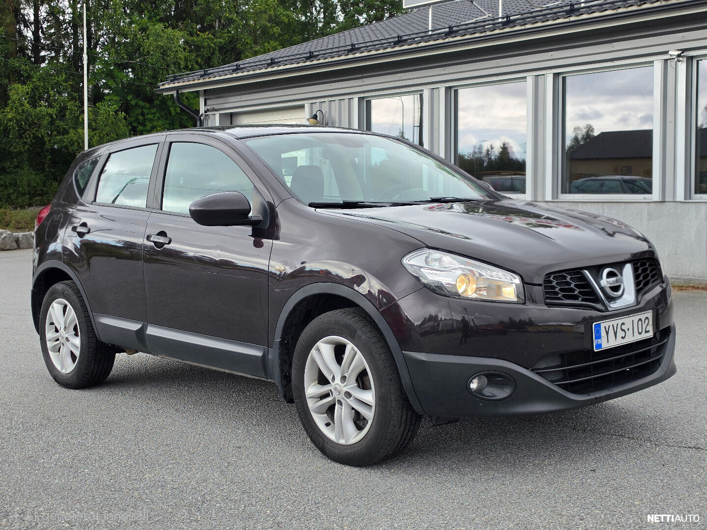 Nissan Qashqai 2010, photo 2/17