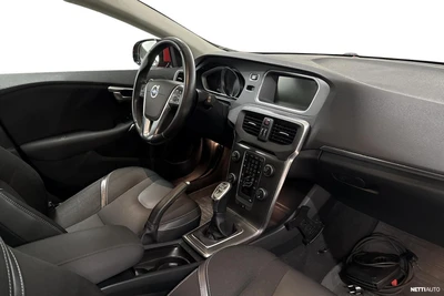 Volvo V40 T3 Momentum 2014, photo 3/8