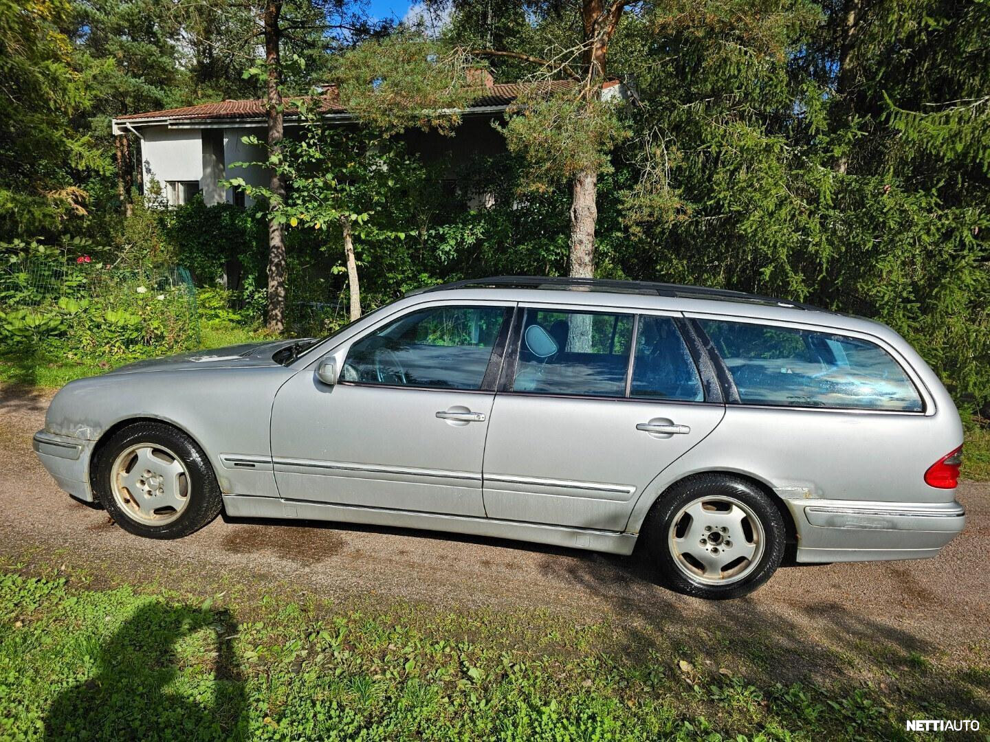 Mercedes-Benz 320
