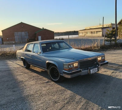 Cadillac Brougham 1988, photo 5/14