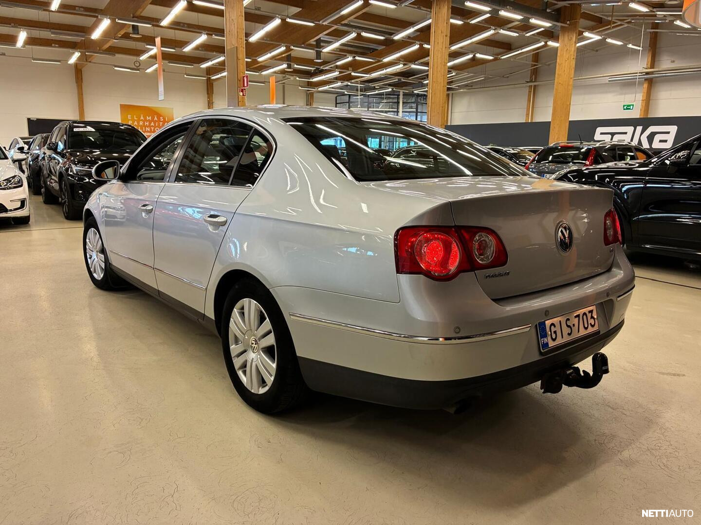 Volkswagen Passat 2010, photo 2/30