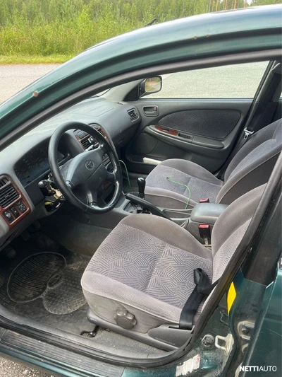 Toyota Avensis 1999, kuva 7/9