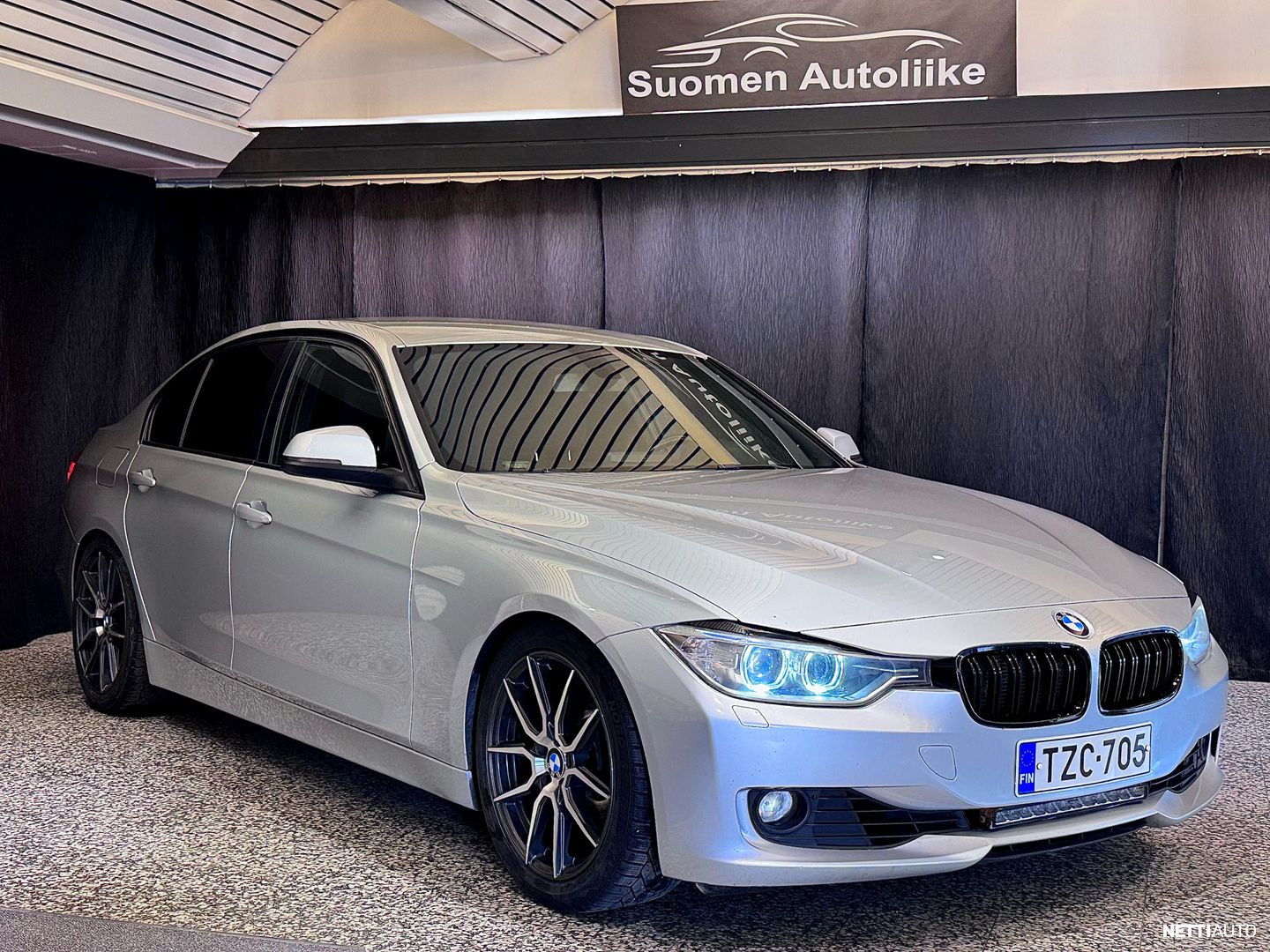 BMW 320