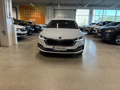 Skoda Octavia 2021, photo 2/10