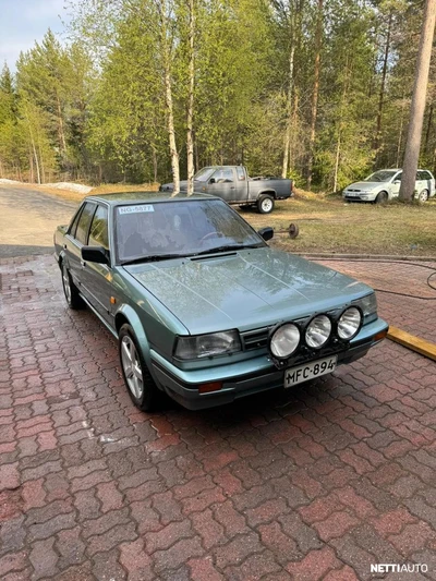 Nissan Bluebird 1990, kuva 3/6