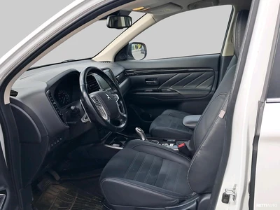 Mitsubishi Outlander PHEV 2018, kuva 4/4