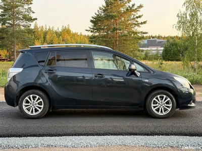 Toyota Verso 2,0 D-4D Family 7p 2013, photo 2/12