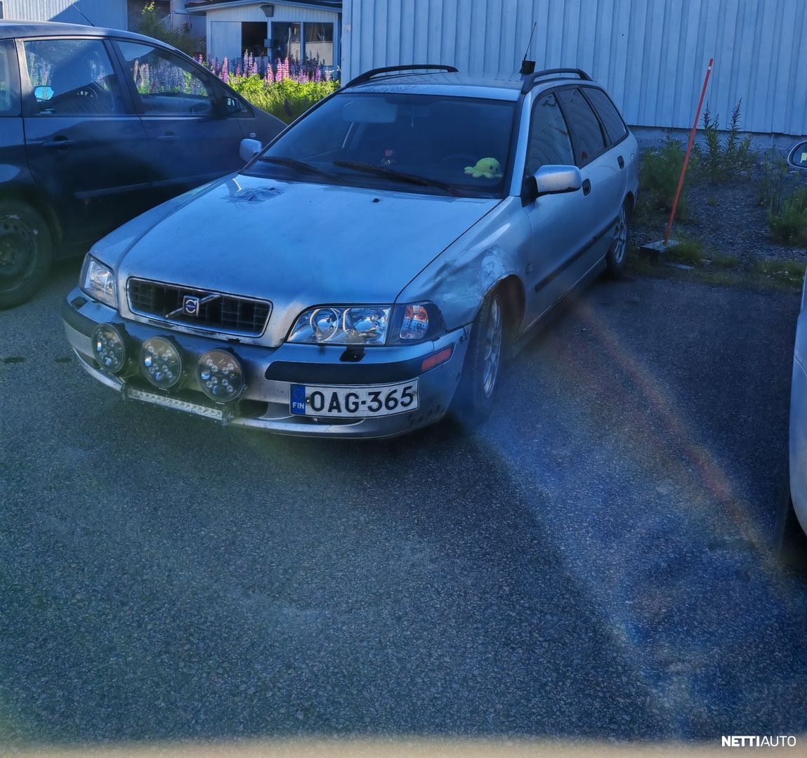 Volvo V40