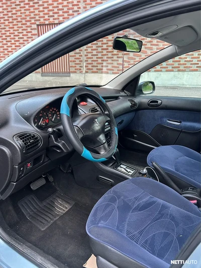 Peugeot 206 2003, photo 6/9