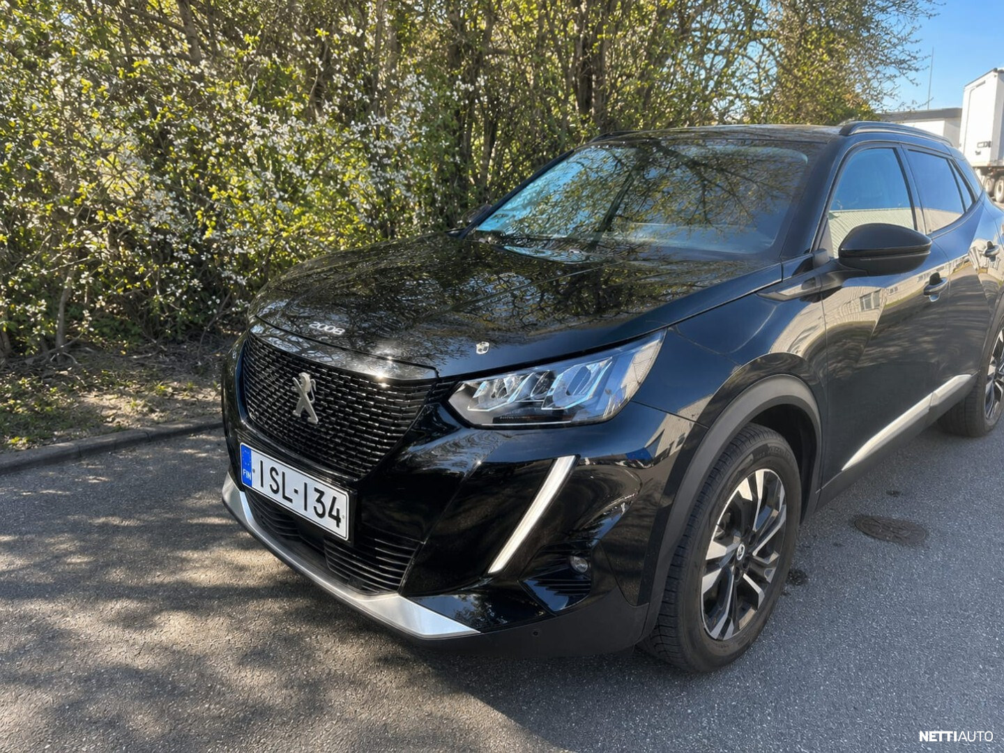 Peugeot e-2008