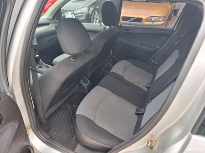 Peugeot 206 2004, photo 7/8