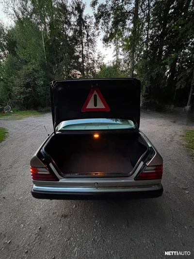 Mercedes-Benz 230 1990, kuva 5/11