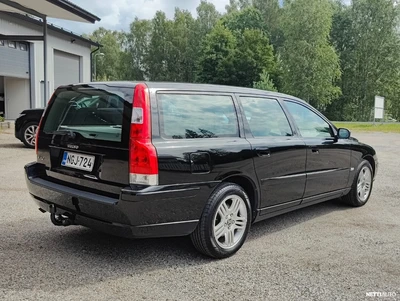 Volvo V70 2.4 170hv Momentum 2005, kuva 4/56