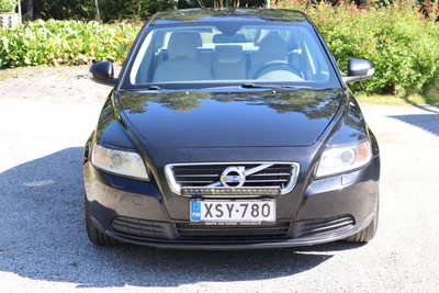Volvo S40 1,6D DRIVe start/stop man 2011, kuva 2/10