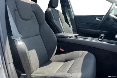 Volvo XC60 2022, photo 4/5