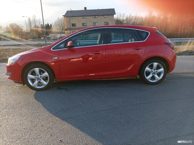 Opel Astra 2010, kuva 7/15