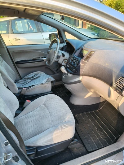 Mitsubishi Grandis 2005, kuva 3/13