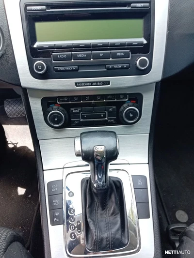 Volkswagen Passat CC 2009, photo 4/10