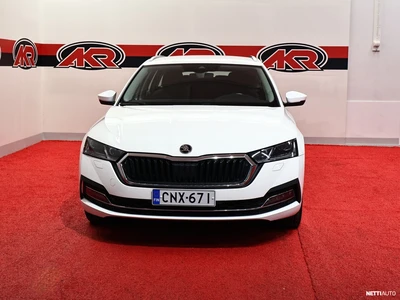 Skoda Octavia 2021, photo 2/10