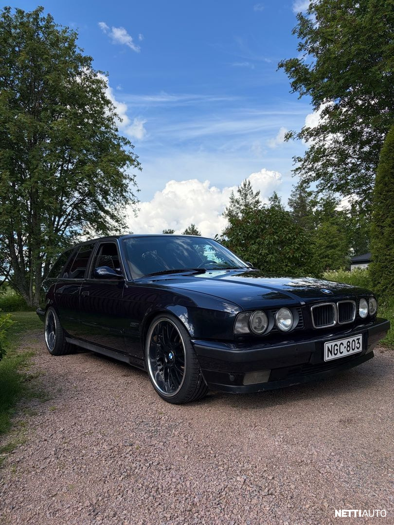 BMW 525