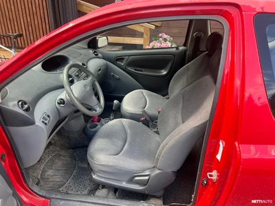Toyota Yaris 1999, photo 4/5